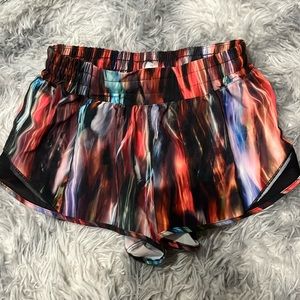 lululemon shorts size 6